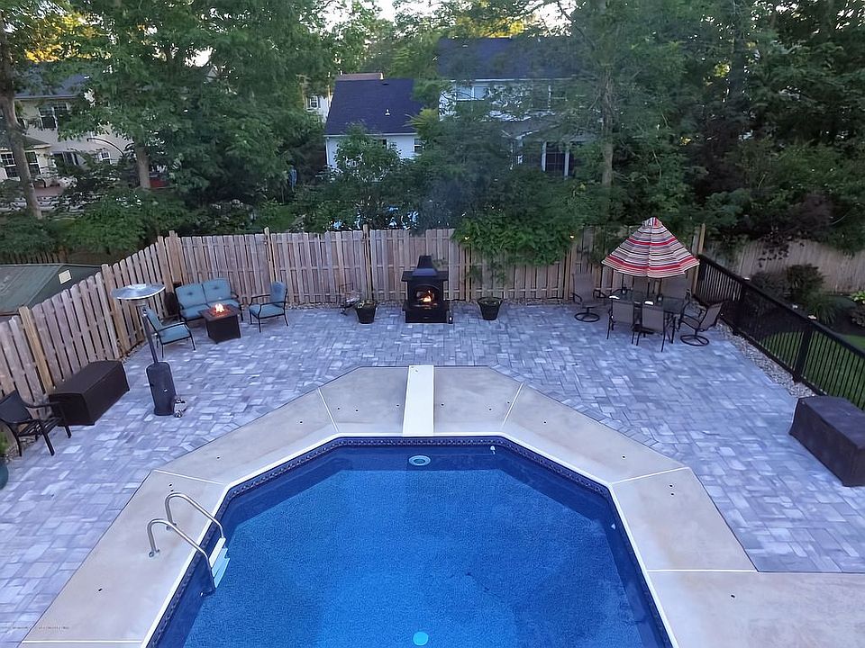 1st image of 2020 Longewood Ln