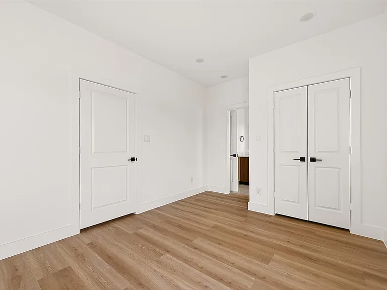 7422 Maxroy St — Photo 35