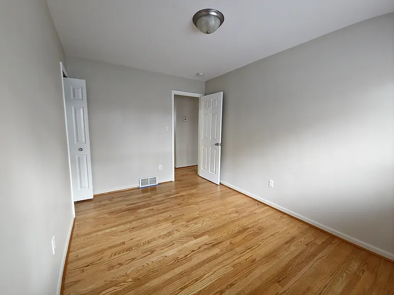 28919 Hughes St — Photo 11