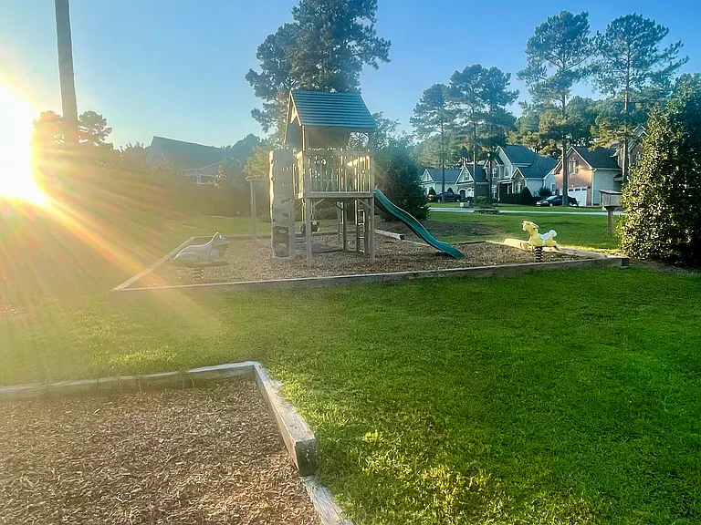 419 Rolling Pines Dr — Photo 26