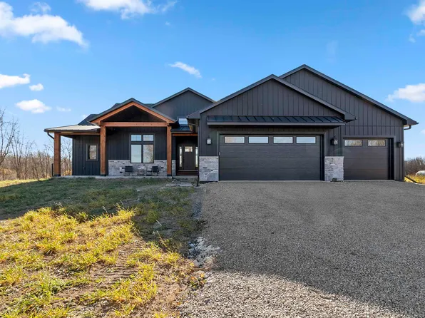 3701 Delcore Rd, Oconto, WI 54153