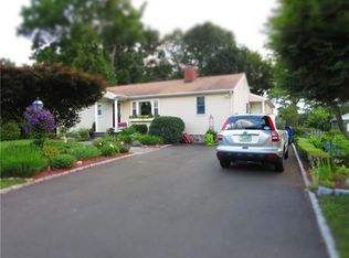 39 Pettom Rd, Norwalk, CT 06850