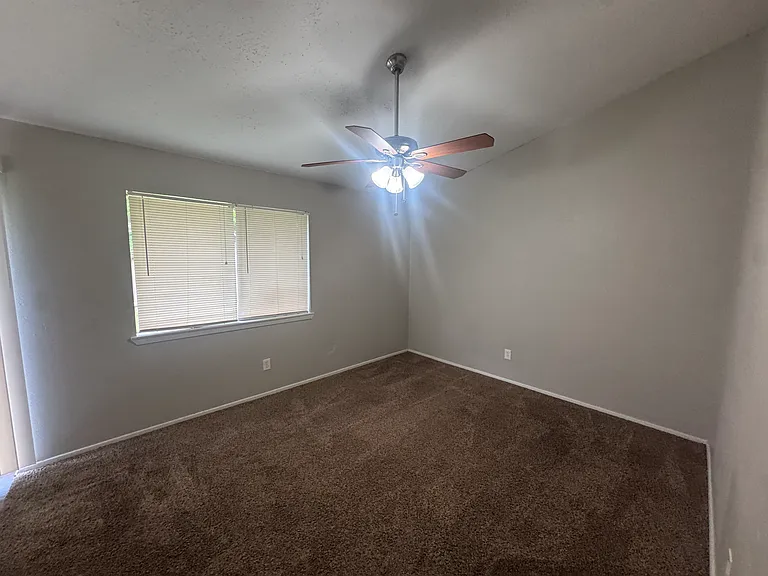 23139 Lestergate Dr — Photo 15