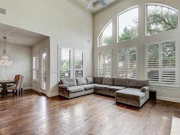 5th image of 3929 Vail Dr