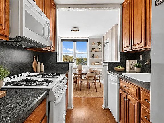 4th image of 2711 Avenue X Unit C5