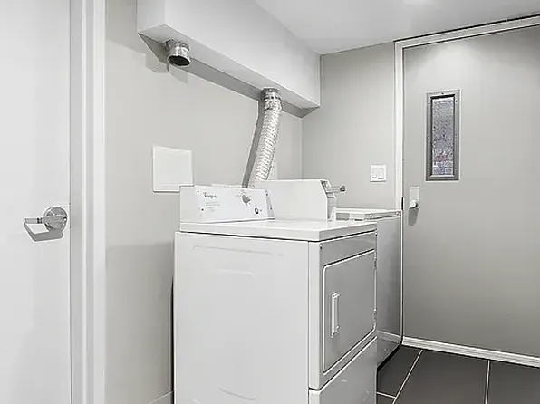 385 Chauncey Street image 7 of 9