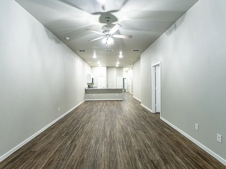 2108 N Avenue K — Photo 7