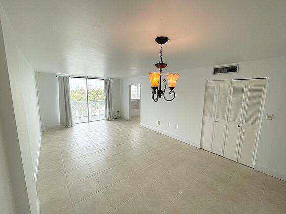 4th image of 13155 Ixora Ct APT 411
