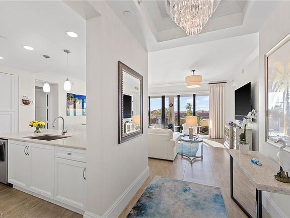 4th image of 1035 3rd AVE S #407