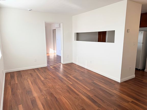 4th image of 4953 Barstow St #7