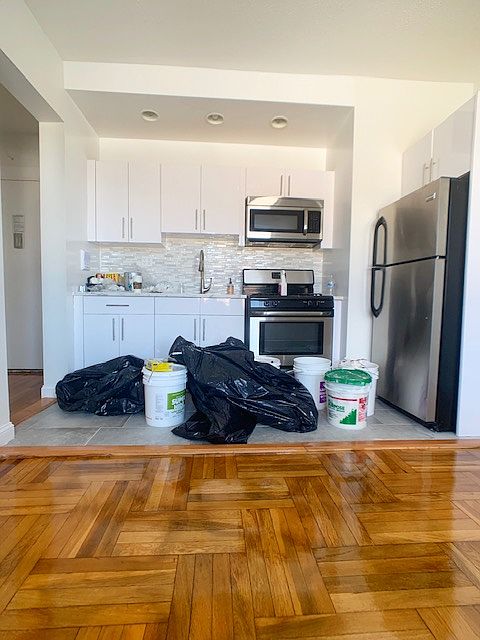 1st image of 615 E 16th St #3