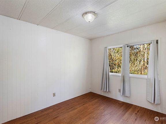5th image of 2920 Alaska Avenue E
