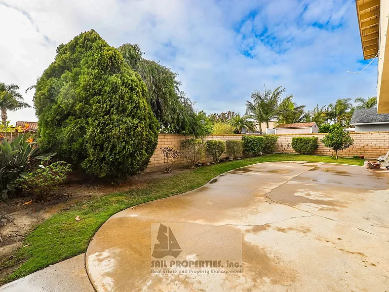 8602 Doremere Dr — Photo 17