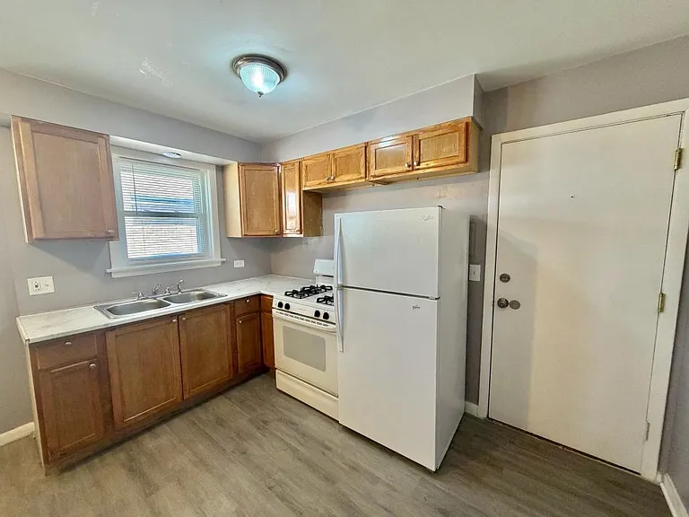 2053 135th Pl — Photo 3