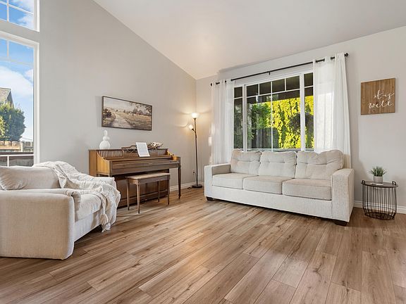 4th image of 1155 Viewmont Ct