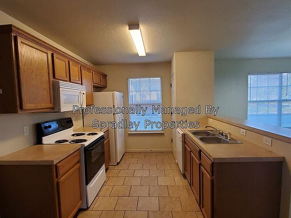 5th image of 928 N Penelope St #A