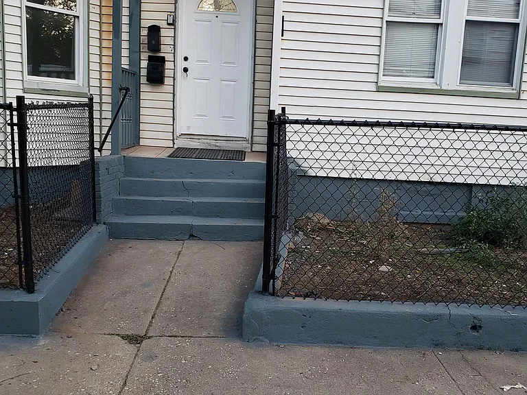 230 S 7th St — Photo 3