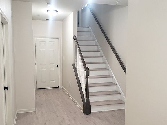 4th image of 3659 Green St