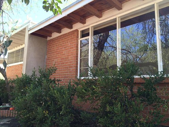 4th image of 3204 E Blacklidge Dr