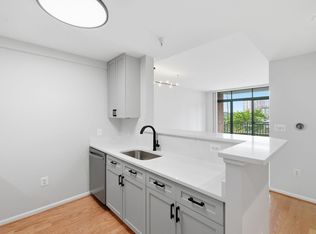11700 Old Georgetown Rd Unit 214, North Bethesda, MD 20852