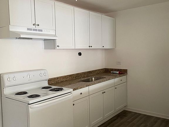 3rd image of 8530 W 95th St APT 7
