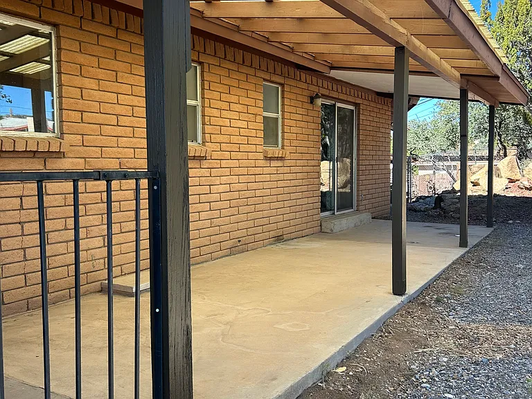 620 E 37th Pl — Photo 14