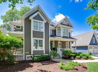 514 W Benton Ave, Naperville, IL 60540
