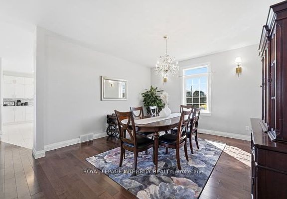 5th image of 2064 Rosedale Rd N