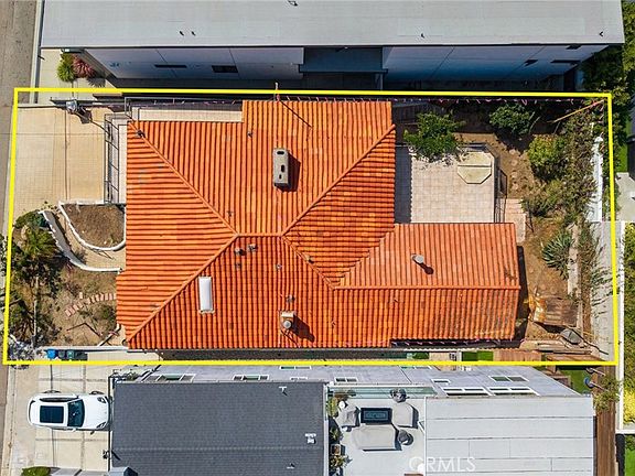 3rd image of 725 24th St
