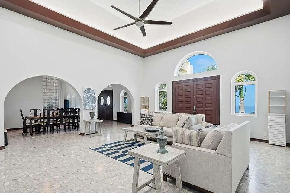 6 bed, $13,000 — Photo 2
