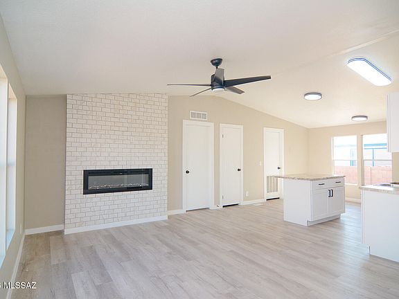 4th image of 6120 E Thunder River Dr