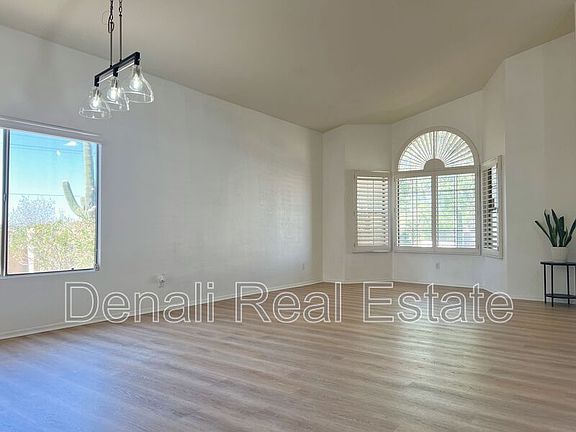 3rd image of 11012 N Divot Dr