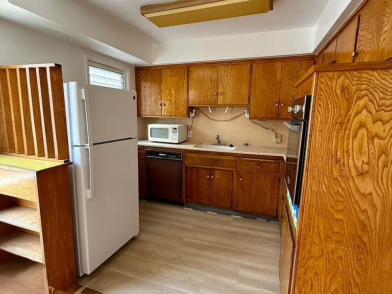 333 Linden Ave #12 — Photo 5