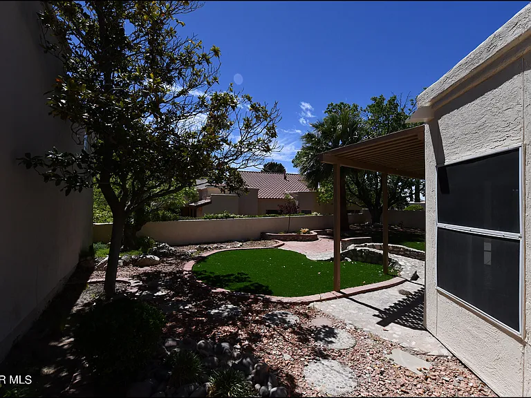 1004 Los Jardines Cir — Photo 35