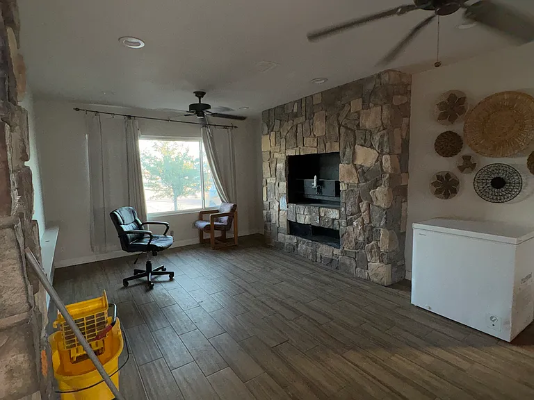 406 S Balboa Rd — Photo 15