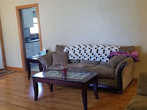 3rd image of 3508 Wesleyan Ave