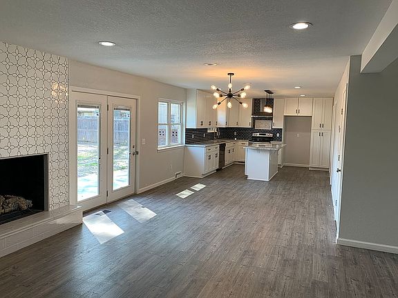 Beautiful Open Concept!