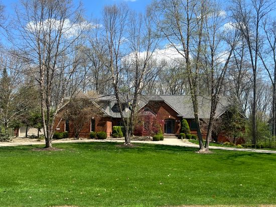 4871 Country Ln, Jackson, MI 49201