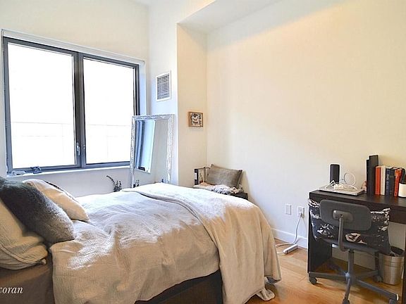 4th image of 606 W 57th St APT 813