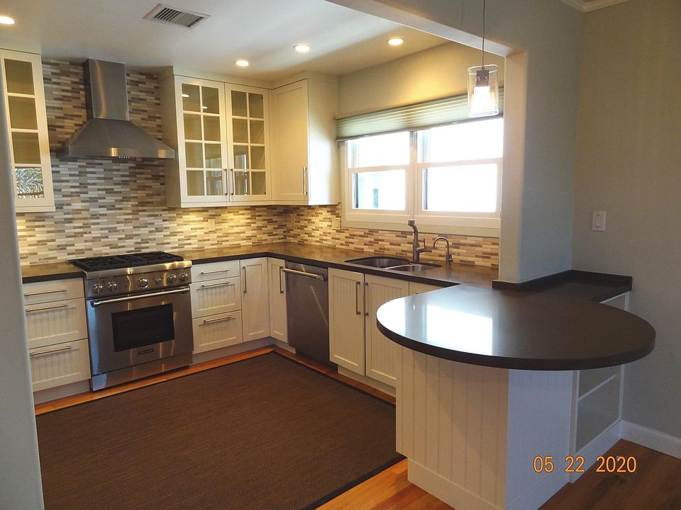 Gourmet Kitchen