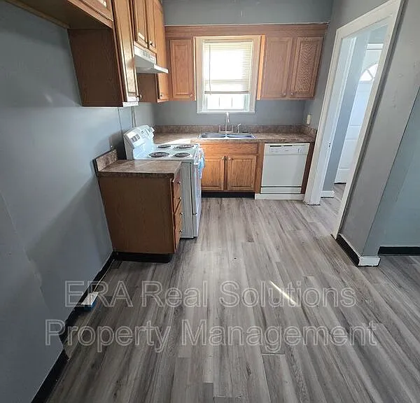 854 Fairwood Ave — Photo 7