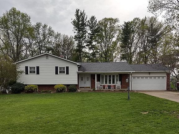 5th image of 211 Moran Dr