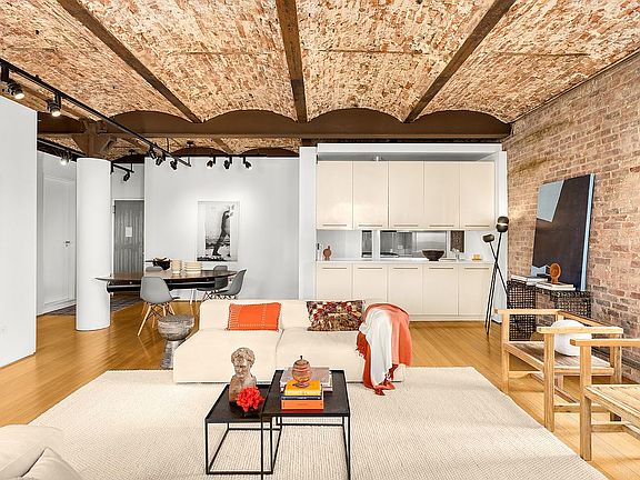 3rd image of 720 Greenwich St #6HJ
