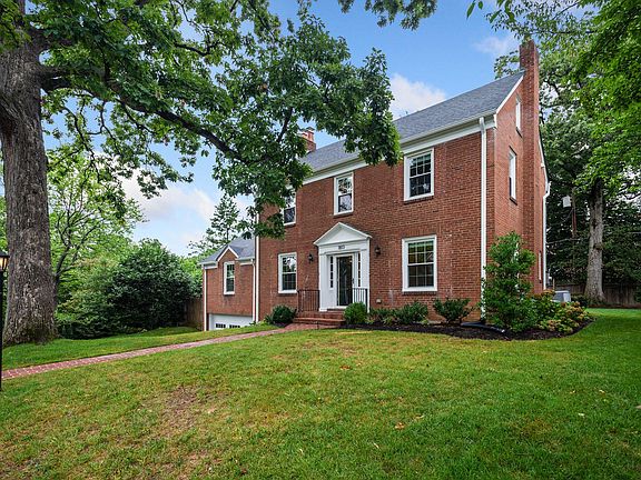 3rd image of 1813 N Herndon St
