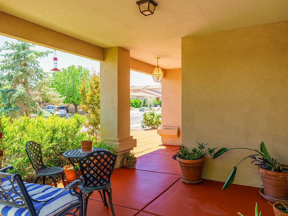 1st image of 6105 Loro Ave NW