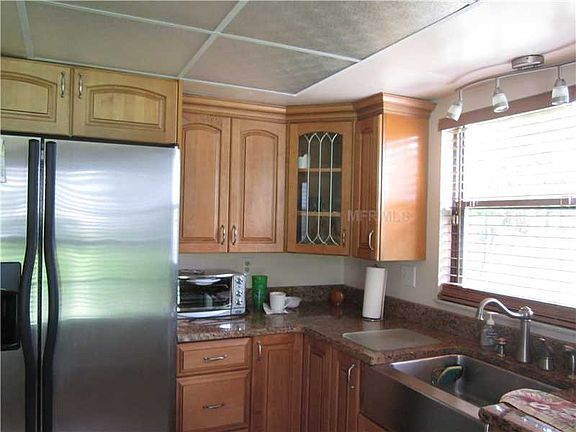 4th image of 122 Mayfair Ct