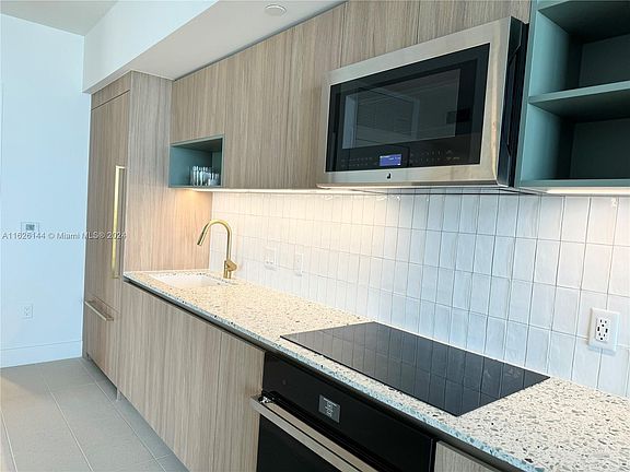 3rd image of 601 NE 1st Ave Unit 3416