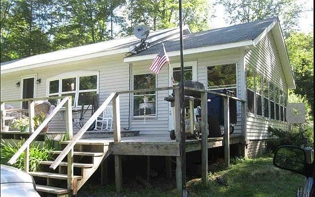 2nd image of 68 Dyken Pond Rd