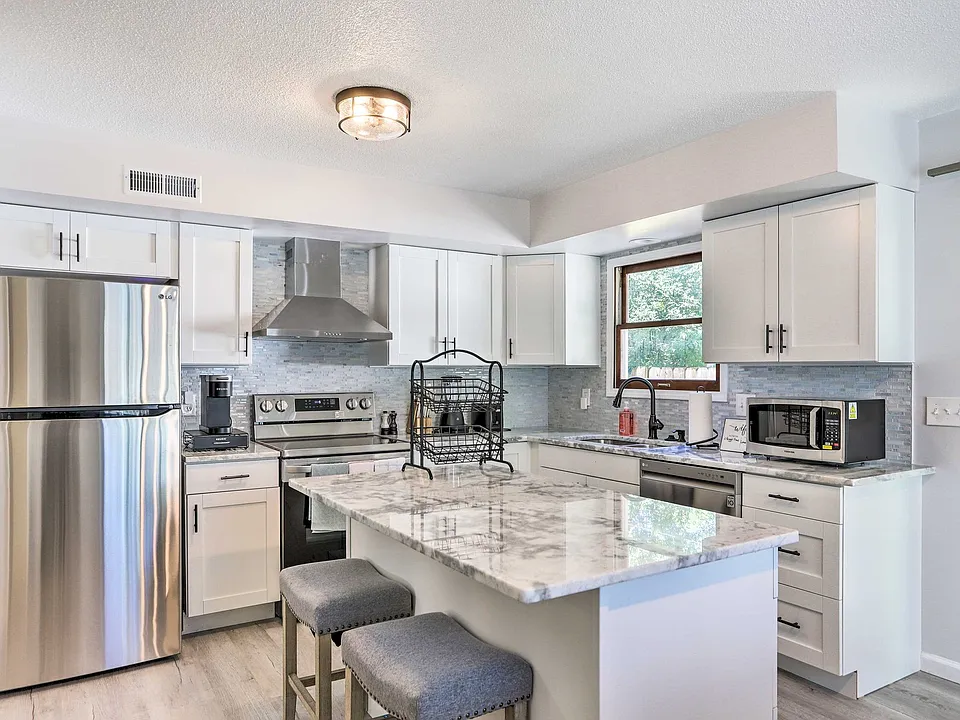 Woodmeadow Dr