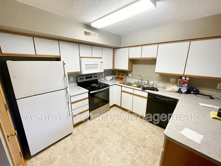 2262 Holiday Rd #112 — Photo 3